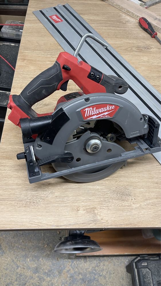 MILWAUKEE M18FCSG66-0. С линеал
