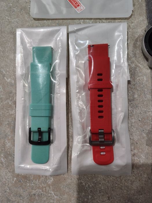 Vând Amazfit GTR, 42mm, cutie full, accesorii extra.