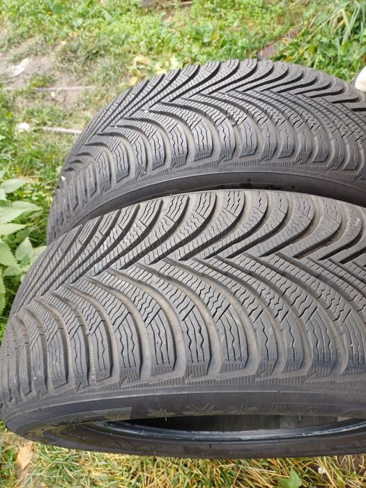 Vând 2 anvelope de iarna 225 55 r16 MICHELIN aproape noi