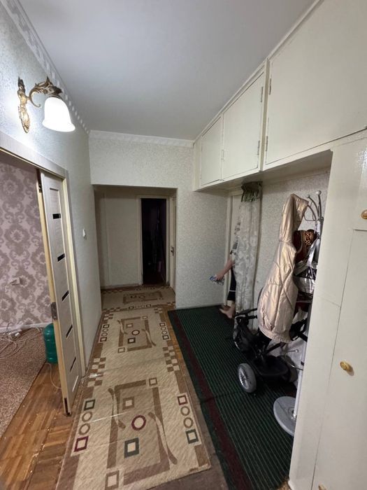 Продам квартиру Ахмад Югнакий 3-5/3/5 Ahmad Yugnakiyda 3 xona sotiladi