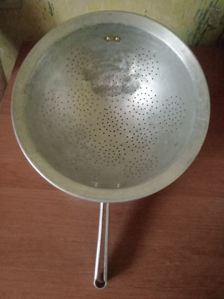 Дуршлаг советский , большой .