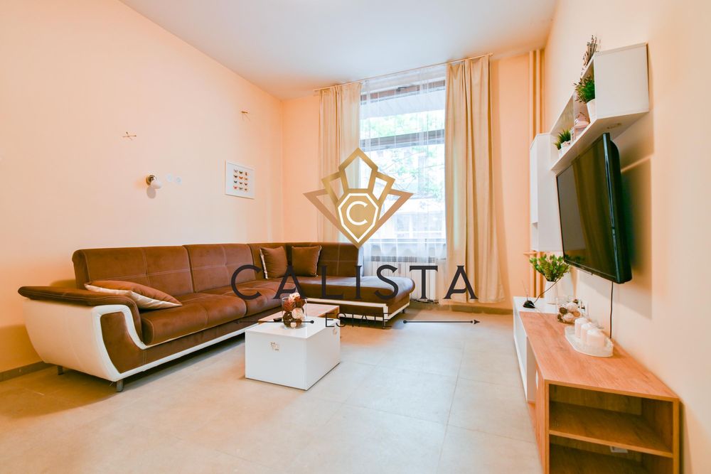 Дава се под наем Тристаен апартамент в София, Център - 110 кв.м за 1245.42 € - Снимка #1