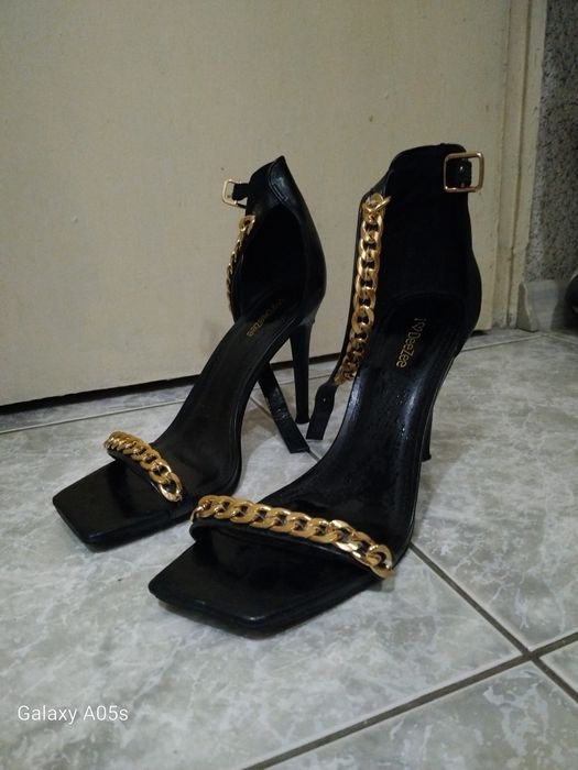 Дамски сандали на ток размер 37