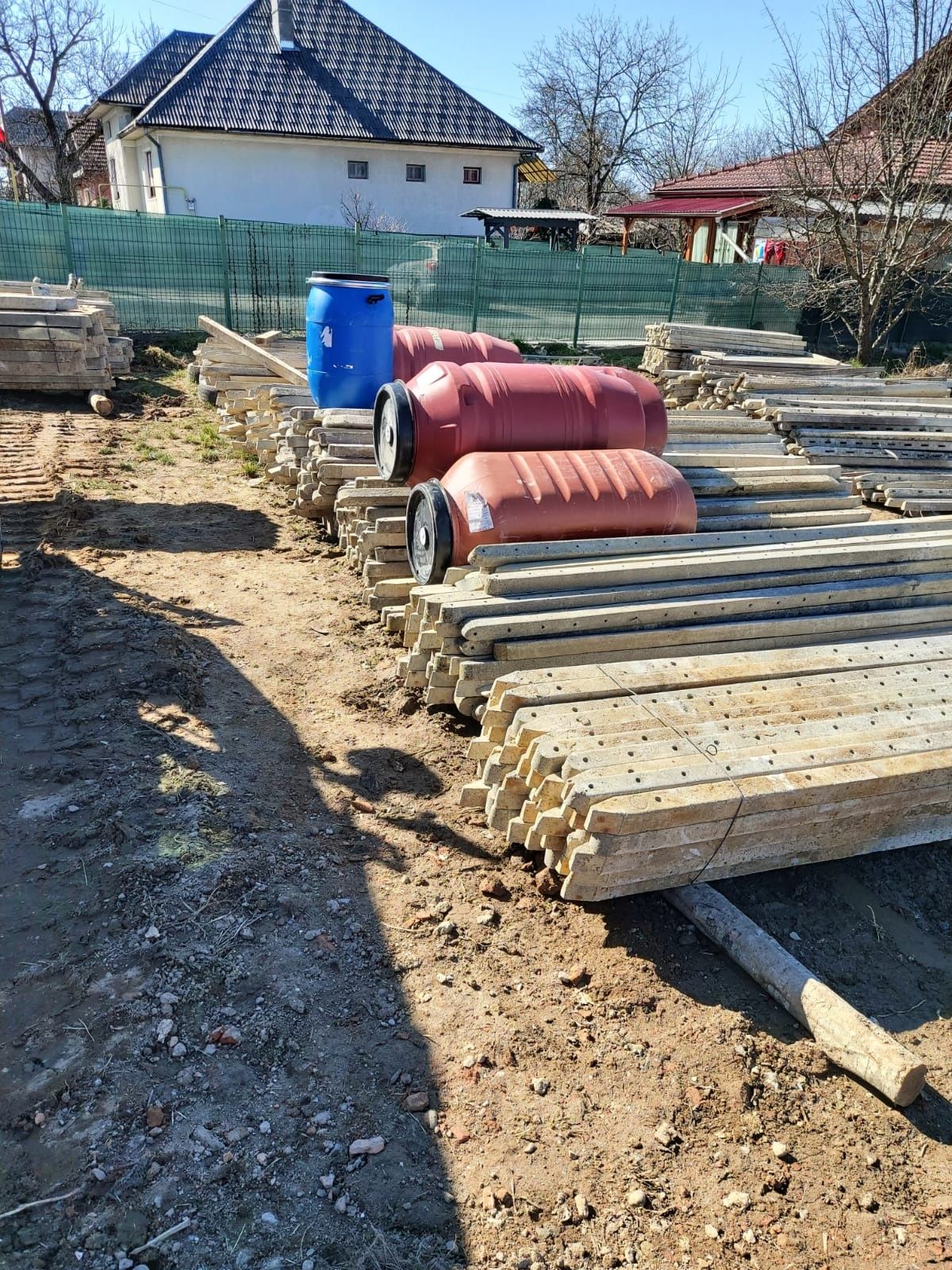 Butoaie tablă plastic 220 l 120 l stâlpii beton italia box paleti plas