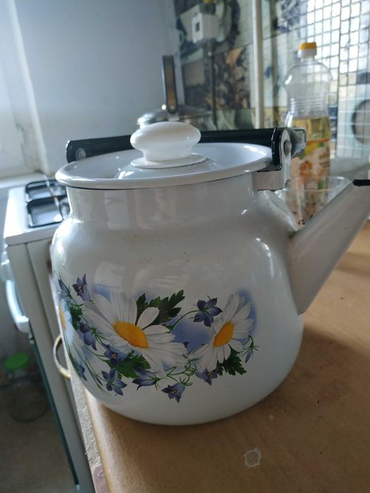 Продам Чайник посуду