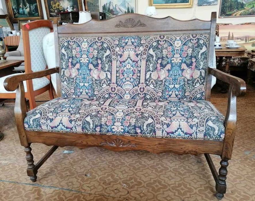 Красиво ретро канапе