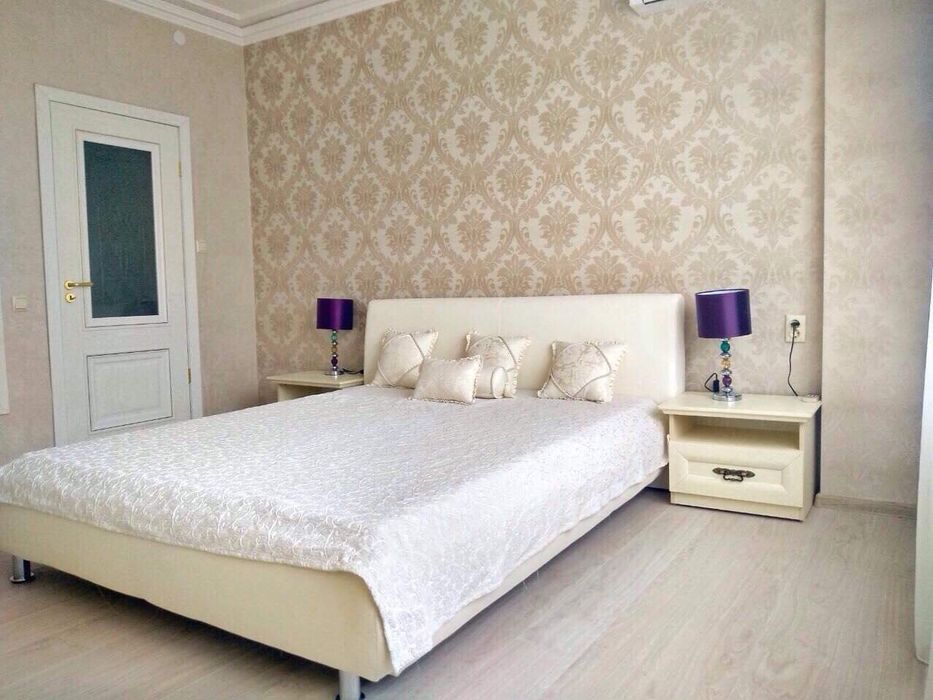 Дава се под наем Четиристаен апартамент в Варна, Център - 80 кв.м за 700 € - Снимка #3