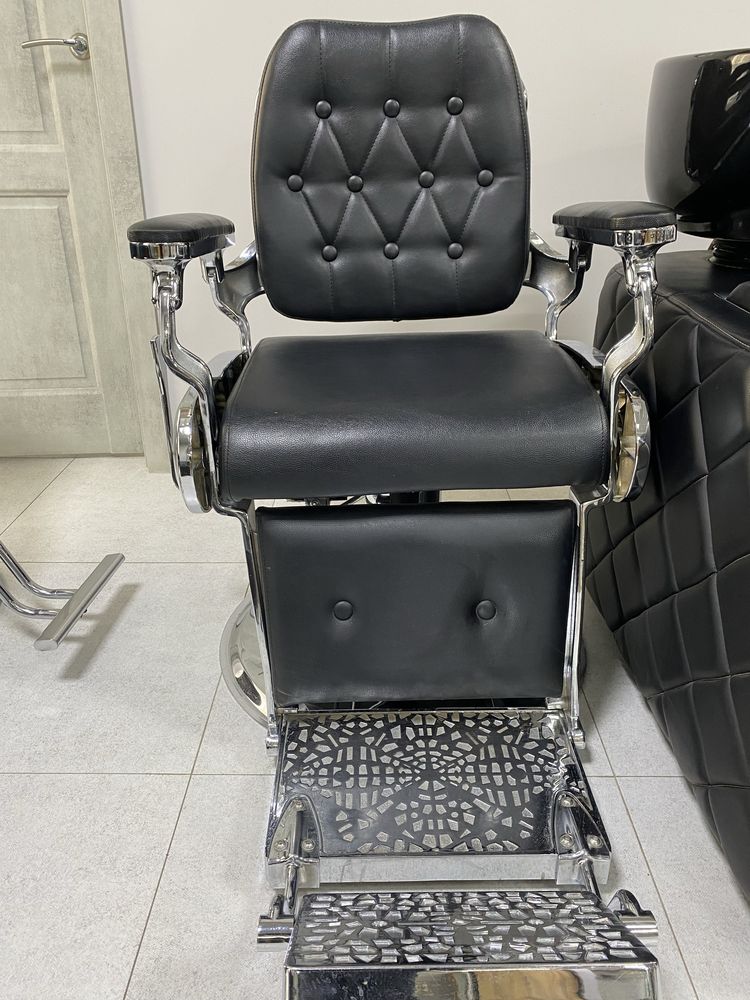 Мужское парихмахерское  кресло