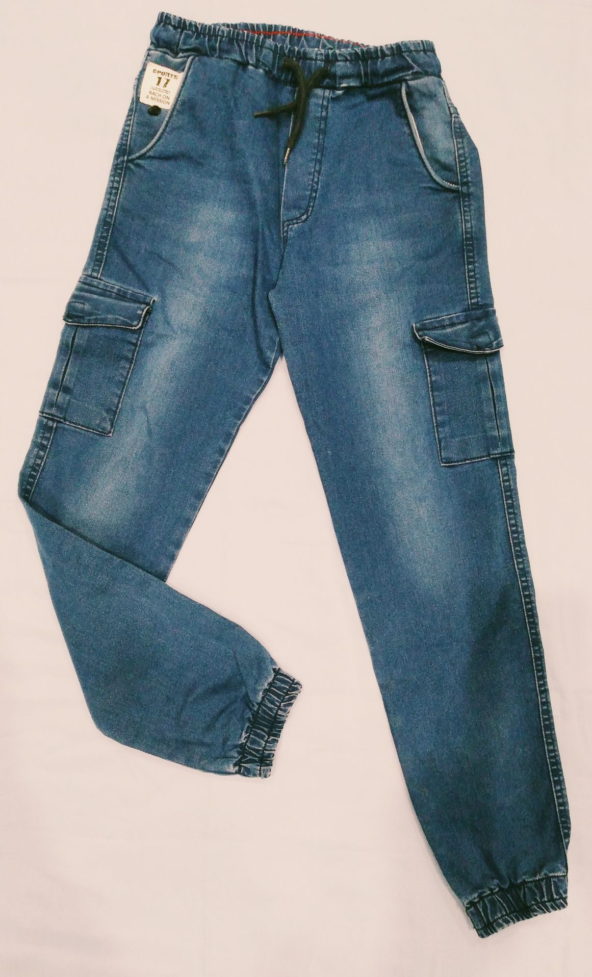 Продам джогеры, джинсы для мальчика