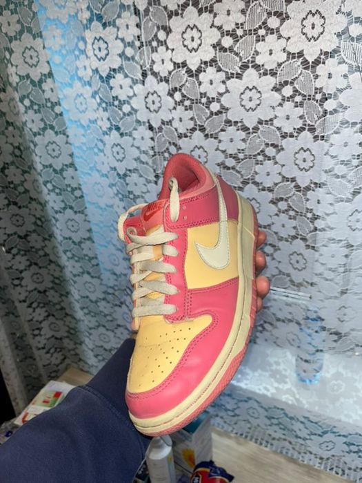 Nike Dunk Low Strawberry Peach Cream