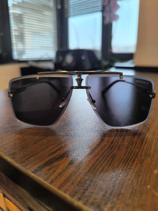 ОЧИЛА Versace ...