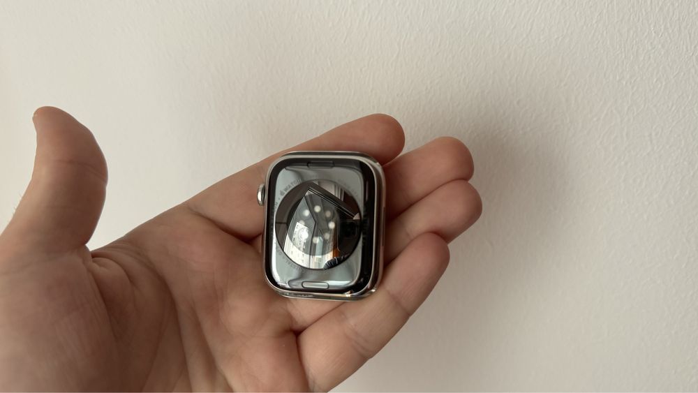 Vand Apple Watch seria 8 45mm Stainless Steel - garantie 24 luni