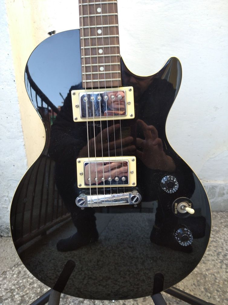 Китара кубе Gibson Less Paul Blackstar TVP archtop Nippon Hughes and K