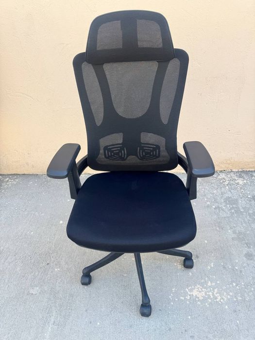 Офисные кресло..