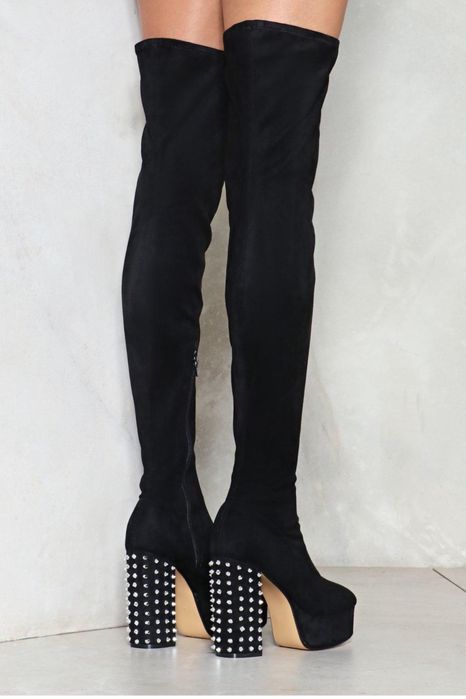 Високи екстравагантни ботуши с шипове номер 38.5