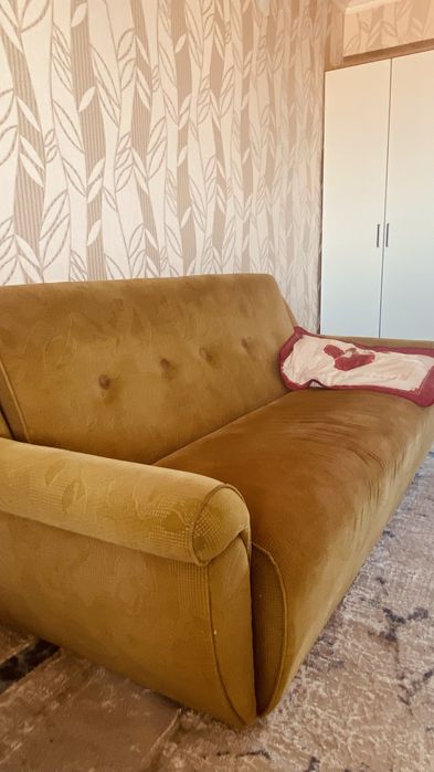 Диван хороши очень удобный Механизм Раскладывания в отличный состоянии