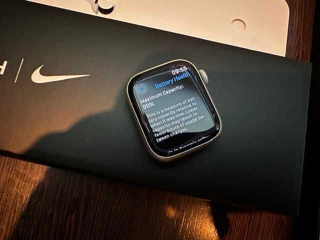 Apple Watch Nike 7, GPS, Starlight Aluminium 41mm, Pure Platinum/Black