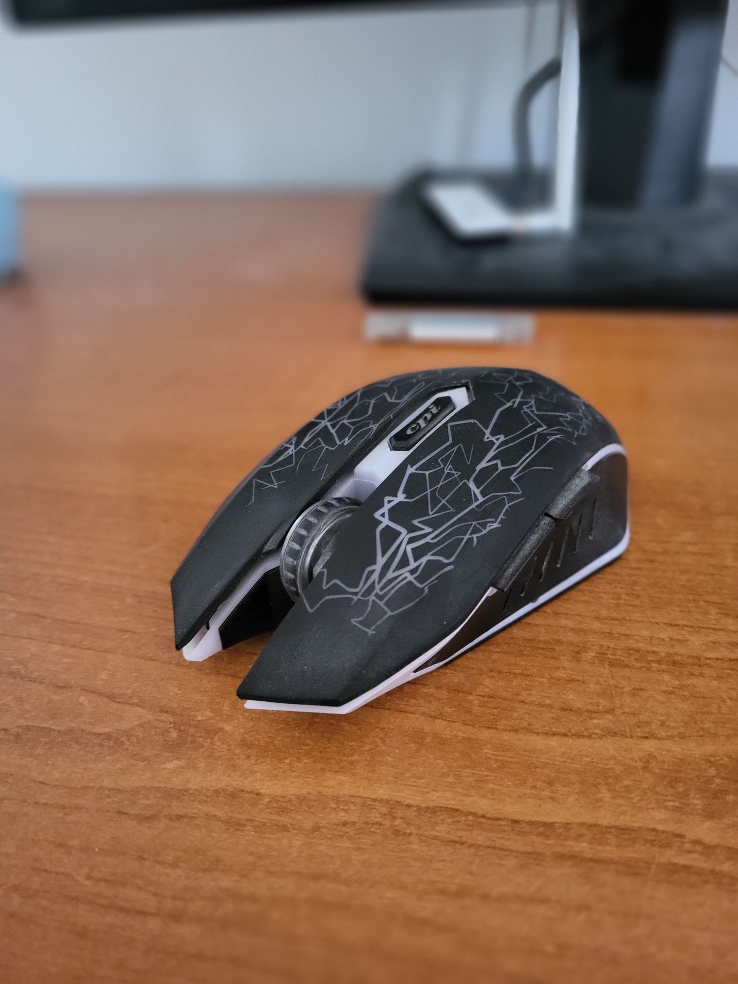 Mouse Trust wireless RGB (Gxt)