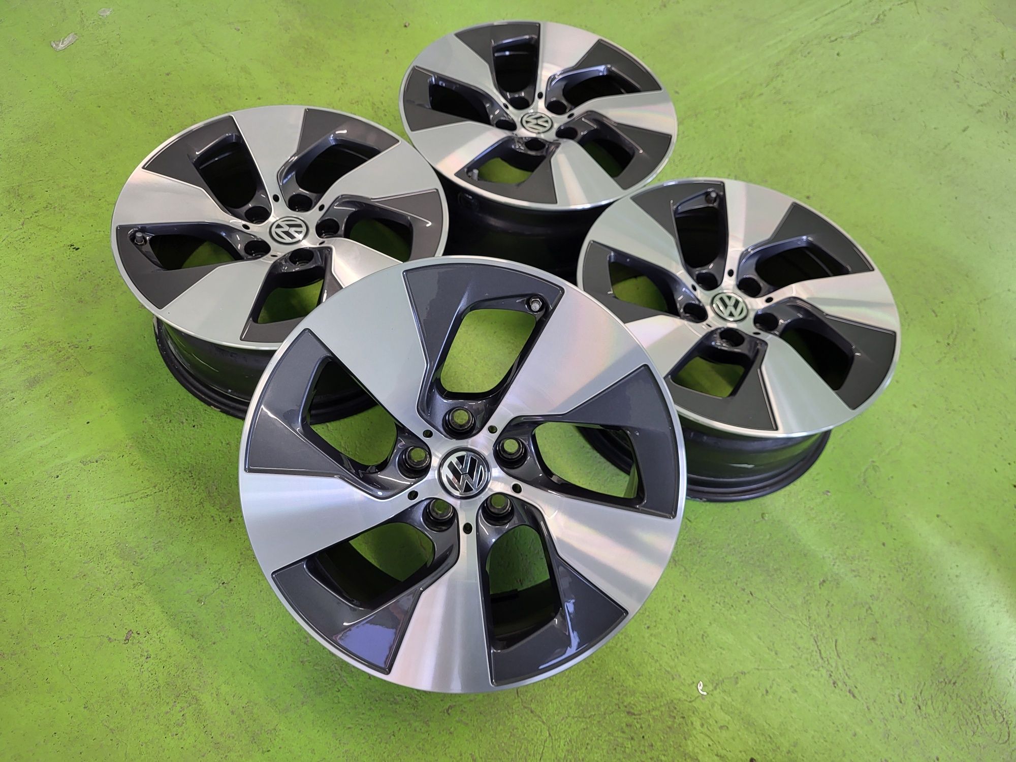 17 5x112 Vw Passat Touran Skoda Audi A4 A5 A6 5х112