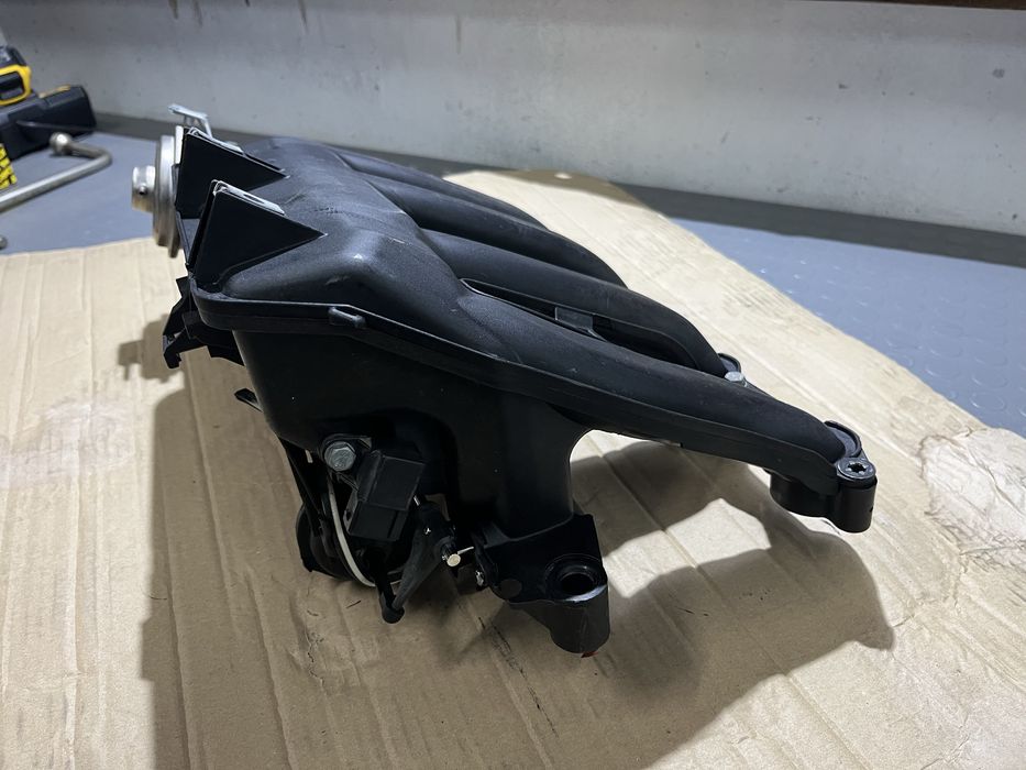 Всмукателен колектор за BMW E46 320D (150 коня)