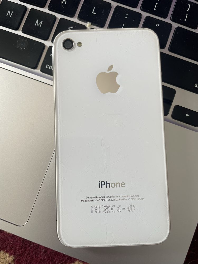 Iphone 4 s bareryeka yangi