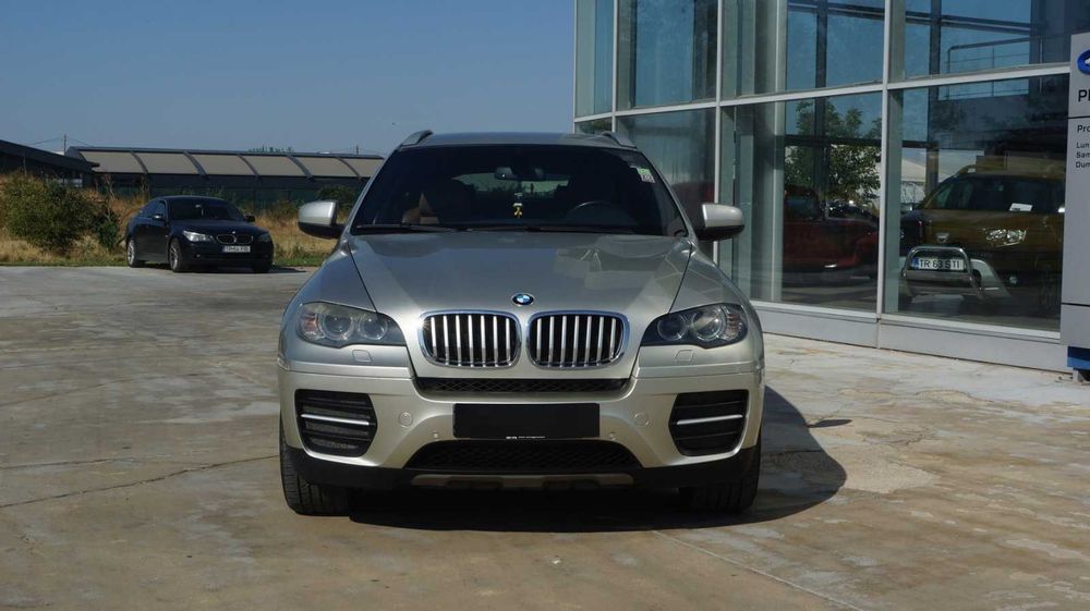 B M W   X   6  -