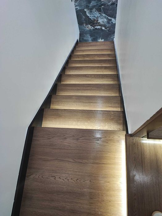 Trepte, scări din lemn masiv