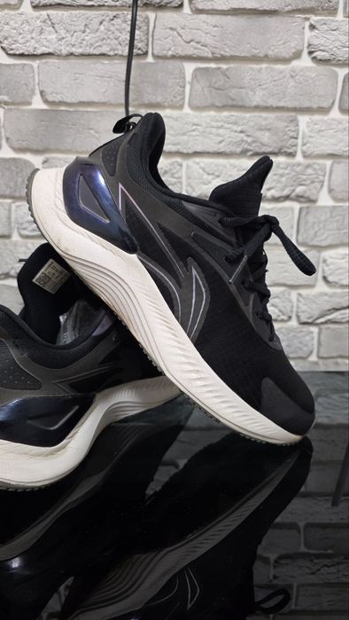 Оригинальные кроссы Li-ning