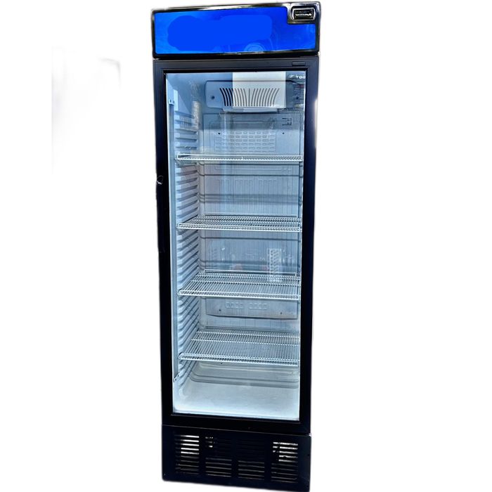 Vitrina frigorifica verticala pentru sucuri
