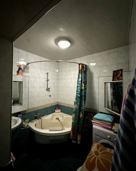 Срочно! Квартира на Ц2-Алайский 4/4/4 общ пл 87м ,балкон 2*6