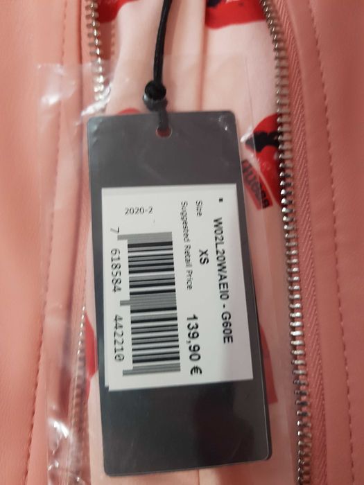 Geaca guess marimea xs