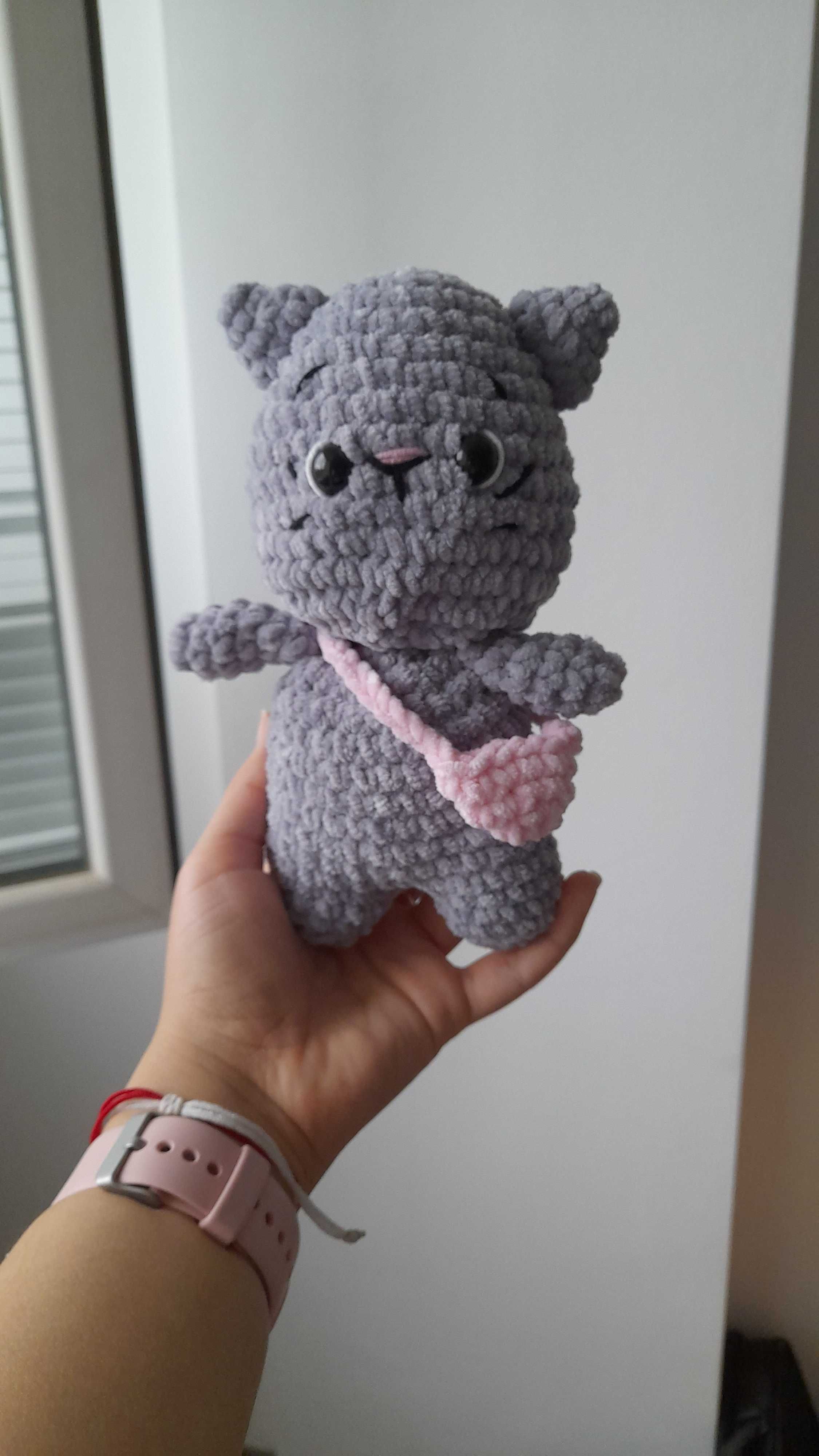Плетена играчка коте