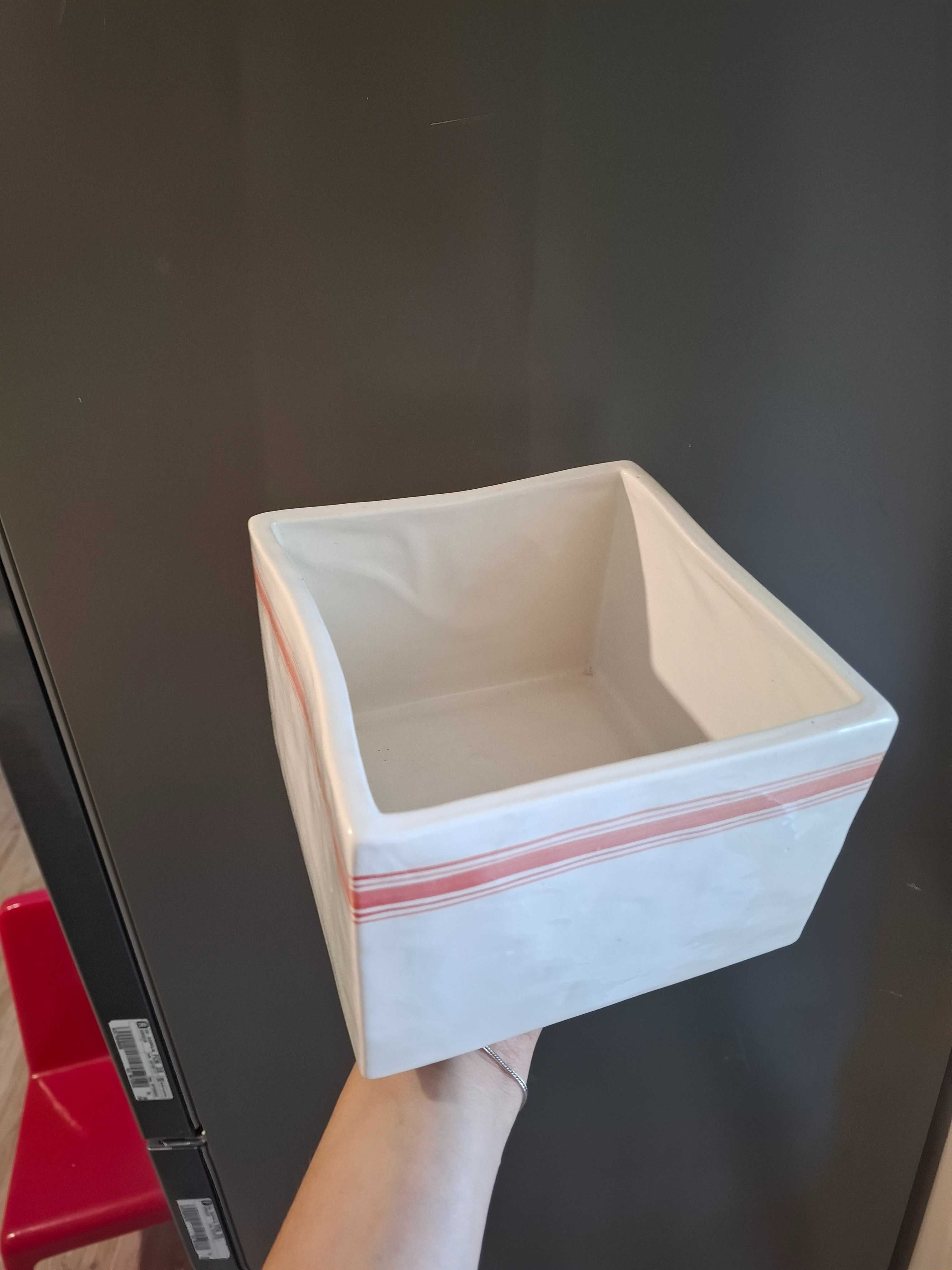 Керамична кашпа от IKEA