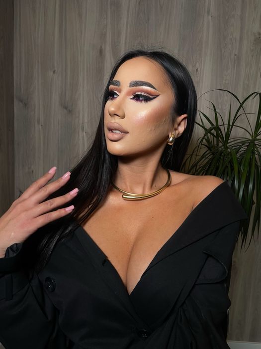 Predau cursuri makeup