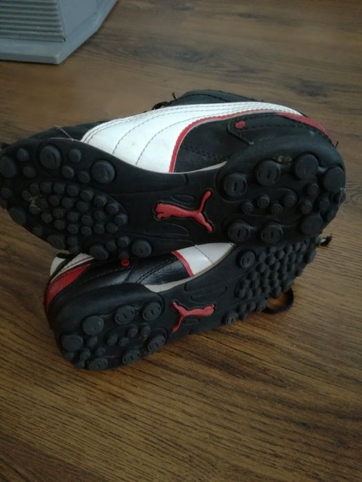 Детски обувки за футбол