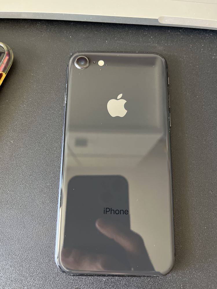 Iphone 8 64gb черен