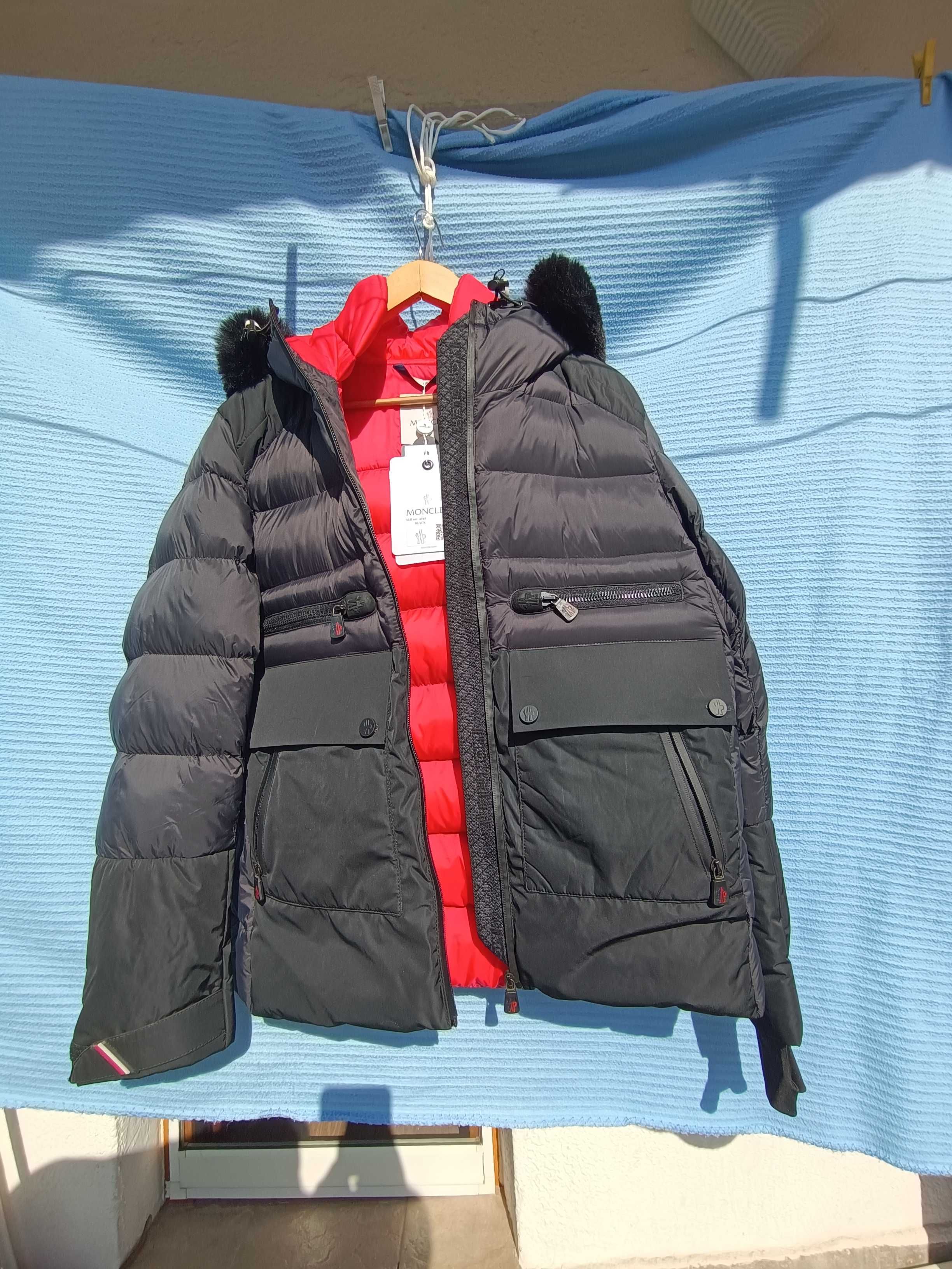 Яке зимно MONCLER с качулка