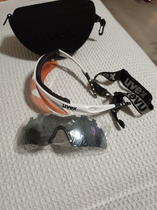 UVEX спортен комплект – очила с предпазни сменяеми рамки + калъф (чист