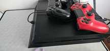Sony PlayStation 4 cu 2 manete originale