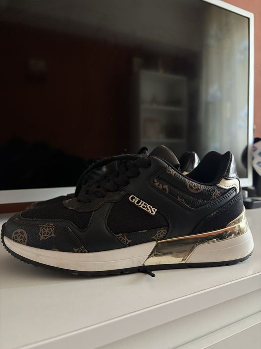 Pantofi guess dama 36