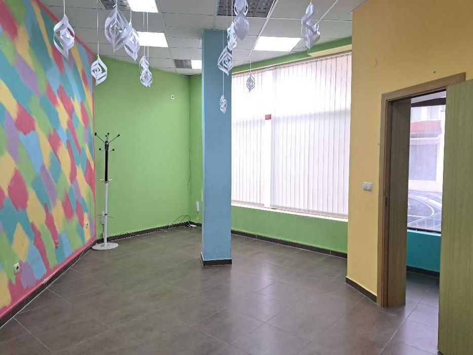 Под наем  офис Люлин център