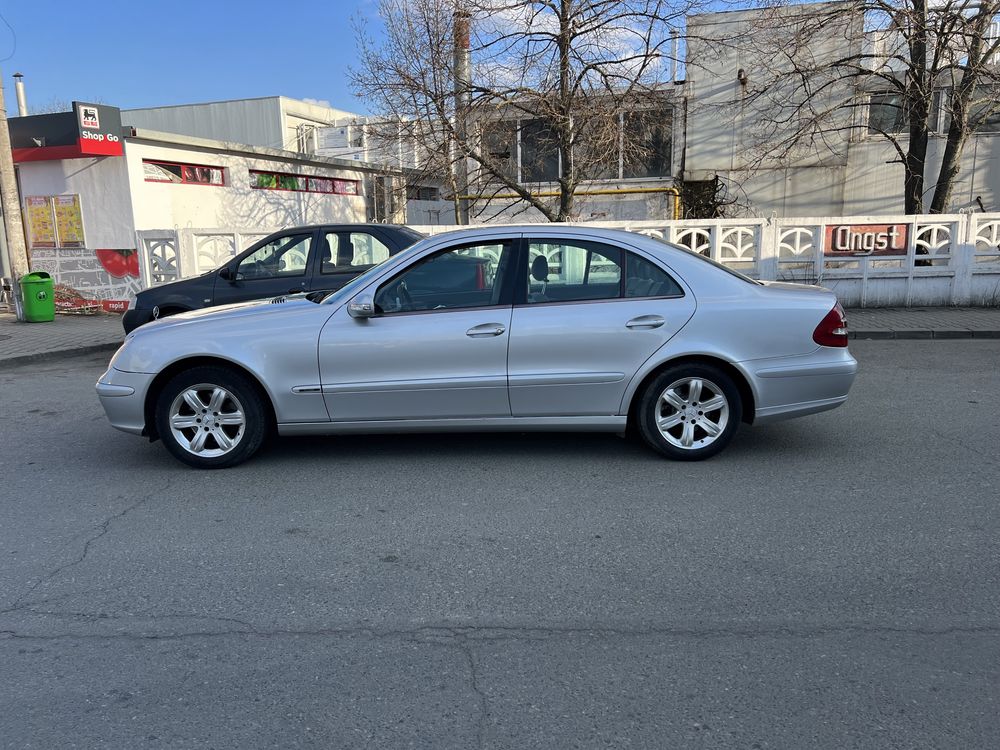 Mercedes E 220 , cutie automata , stare foarte buna , km reali