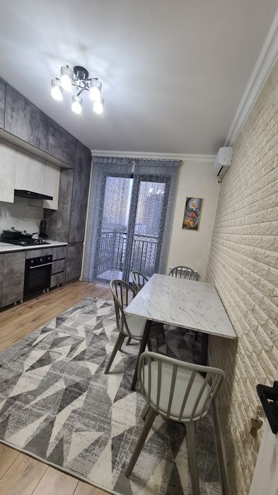 СДАЕТЬСЯ С 1 декабря  МЕСЯЦА..метро .Дружба народов  200 метров..сдает