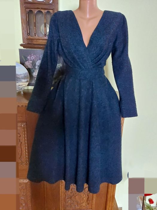 Rochie superba din stofa de lana  cu captuseala de matase si bumbac
