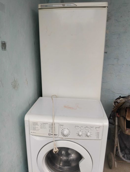 Холодильник , стиралка , даром