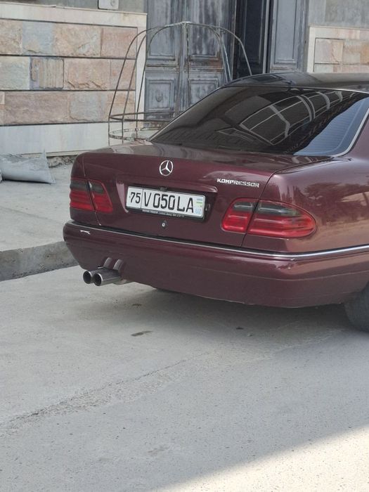 Mercedes-Benz W210 e55