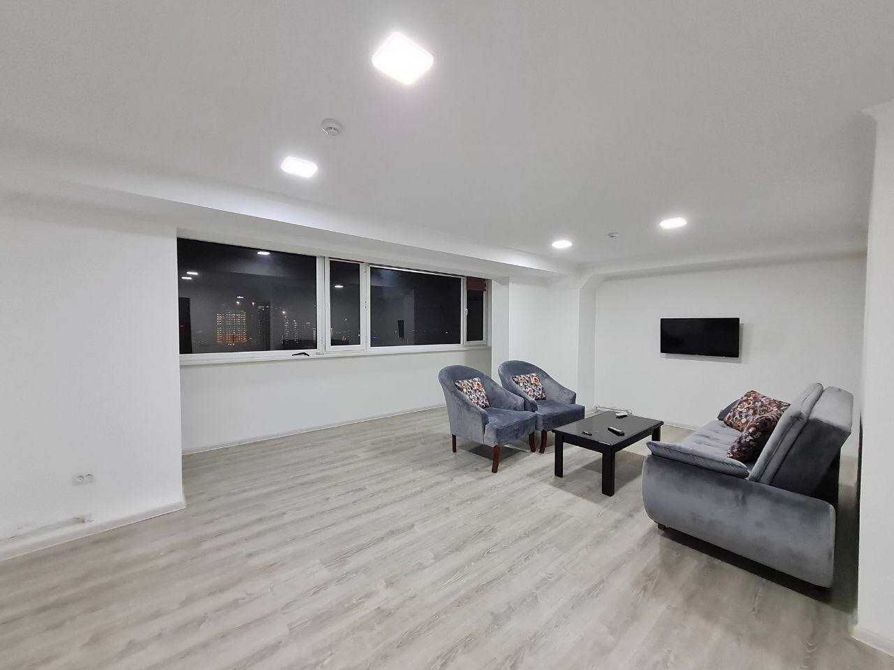 Офис м.Х.Алимжана Московские высотки 2-комн 18/18 70 м² евроремонт