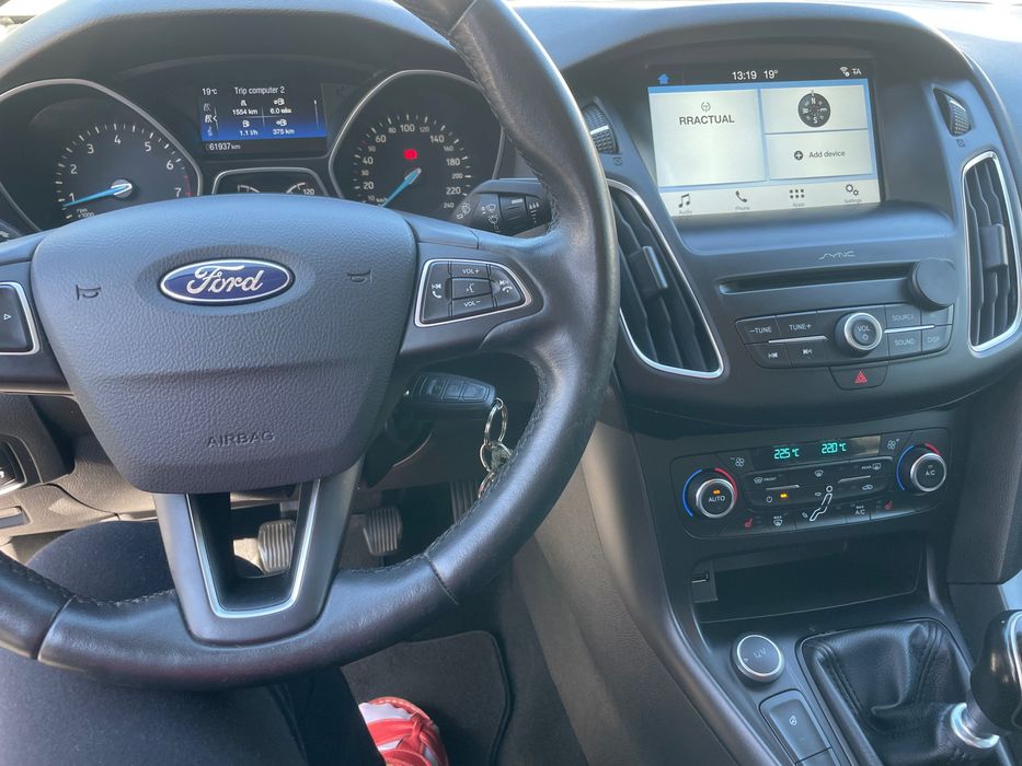 Vând Autoturism proprietate personală