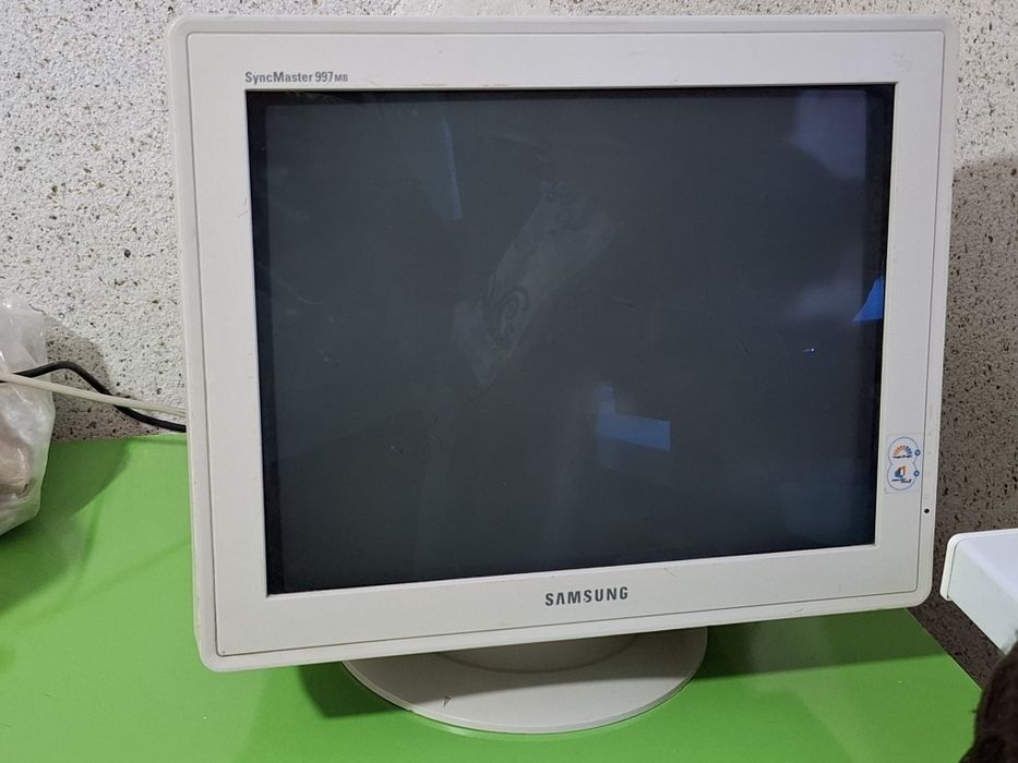 Samsung SyncMaster 997MB ЭЛТ монитор