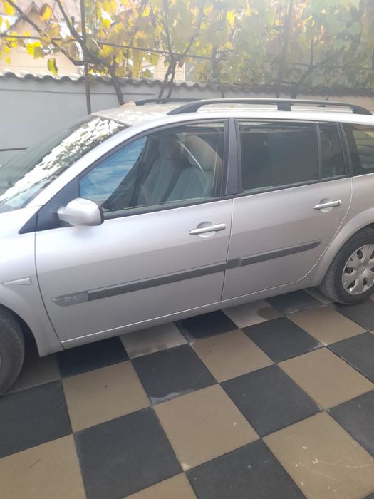 Vând renault megane